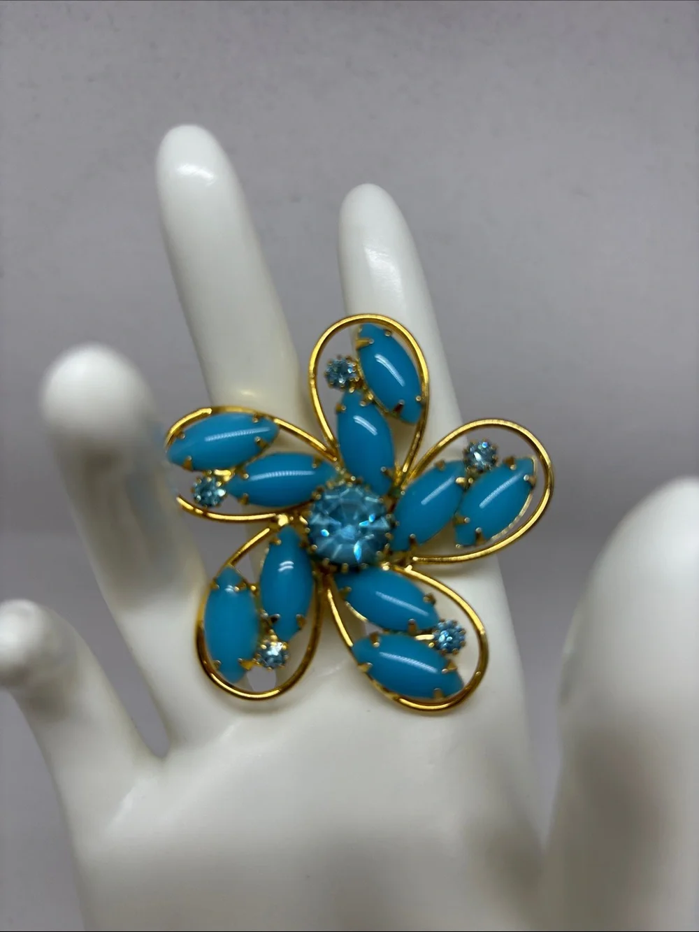 Beautiful Gold Plated Turquoise Rhinestone Flower Brooch